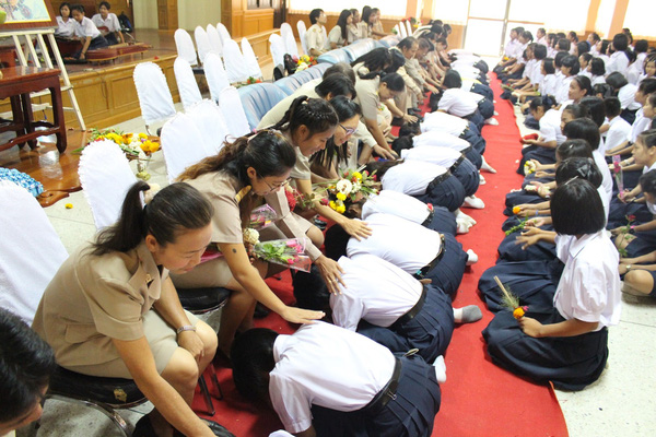Du khách biết gì về Ngày Nhà giáo Thái Lan?