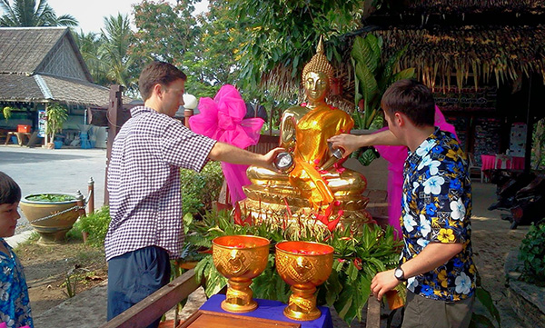 Lễ hội té nước Songkran - nét văn hóa đặc trưng của Thái Lan