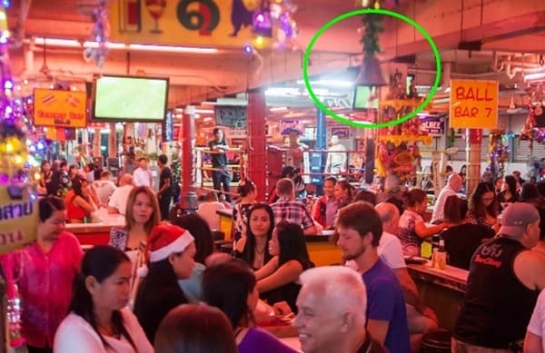 Lý do không nên rung chuông trong quán bar ở Pattaya, Thái Lan