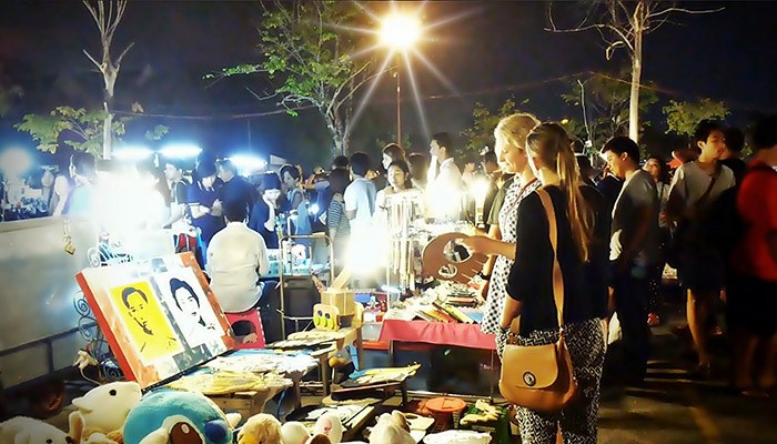 Tham quan và trải nghiệm mua sắm ở Chợ đêm JJ Green tại Thái Lan