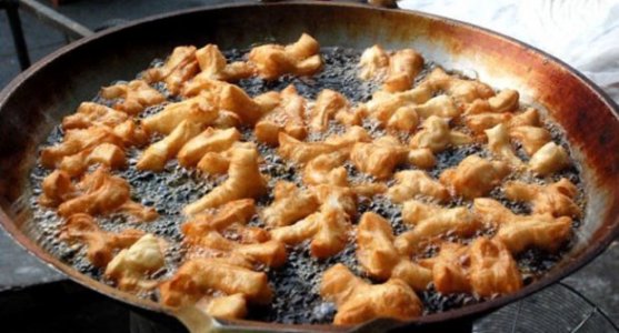 ẩm thực, thái lan, bánh chiên patongo - món ăn vặt được ưa thích tại thái lan