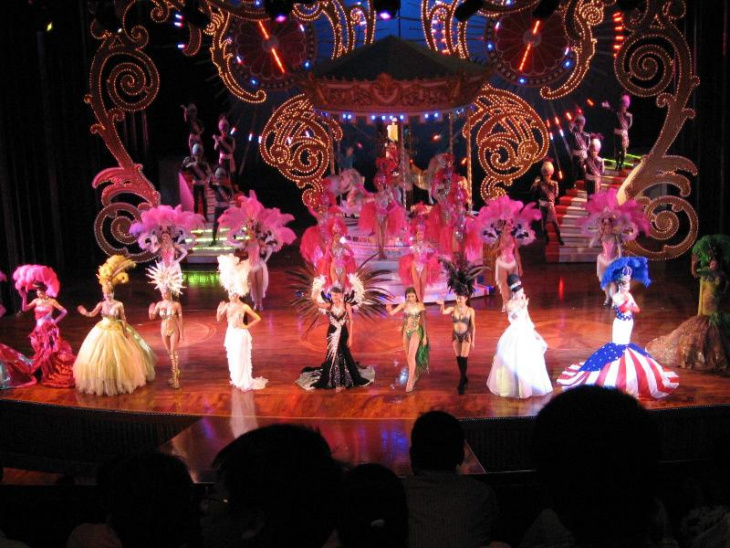 Show Calypso Cabaret tại nhà hát Playhouse, Thái Lan