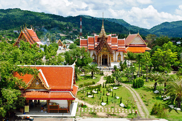 Viếng thăm 3 ngôi chùa nổi tiếng nhất ở Phuket, Thái Lan