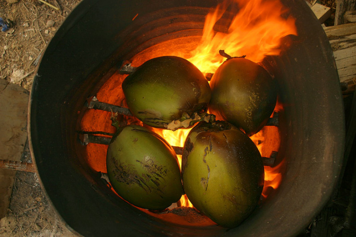 ẩm thực, thái lan, giải khát với món dừa nướng độc đáo của thái lan