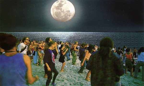 Hòa mình vào đêm hội Full Moon Party vui tươi tại Thái Lan