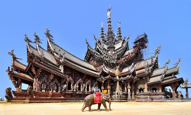 Prasat Sajjatham - công trình kiến trúc độc đáo của Thái Lan