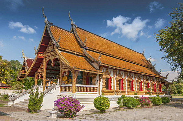 Viếng thăm ngôi chùa cổ kính Wat Chedi Liam ở Chiang Mai, Thái Lan