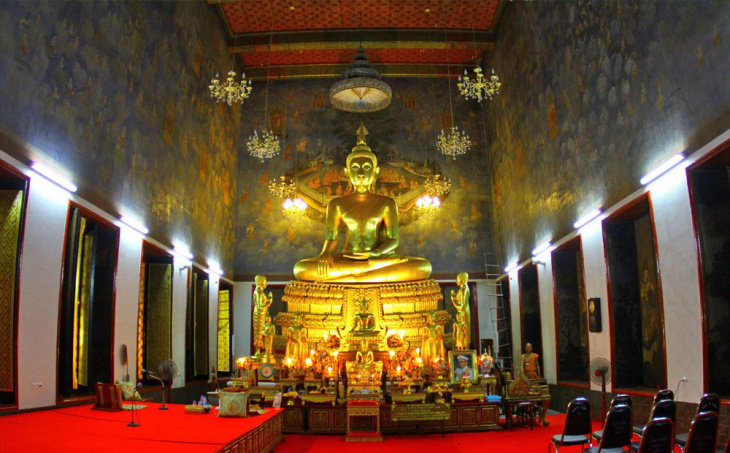 chùa loha prasat (wat ratchanaddaram) ở bangkok
