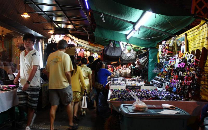 chợ sukhumvit ở bangkok