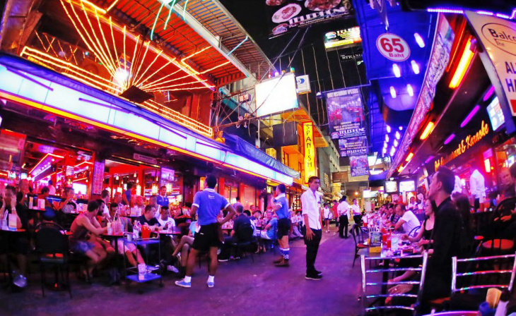 chơi gì ở bangkok khi đêm xuống?