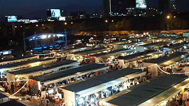 Jet's Container - khu chợ đêm độc nhất vô nhị tại Campuchia