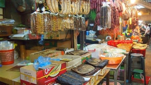 campuchia, điểm đẹp, chợ orussey - điểm tham quan và mua sắm lý tưởng tại campuchia