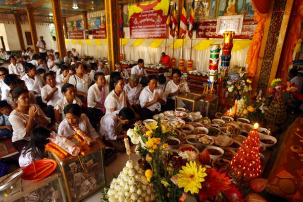 ẩm thực, campuchia, pchum ben - một lễ hội tôn giáo đặc biệt của campuchia