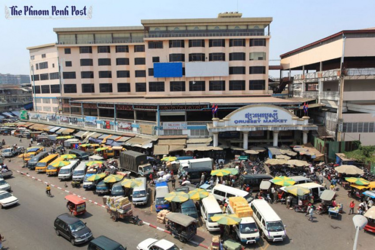 2 khu chợ điện tử nổi tiếng nhất Campuchia