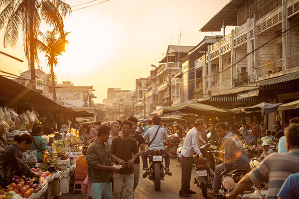 Tuol Tom Pong - Chợ đồ cổ đặc sắc tại Campuchia