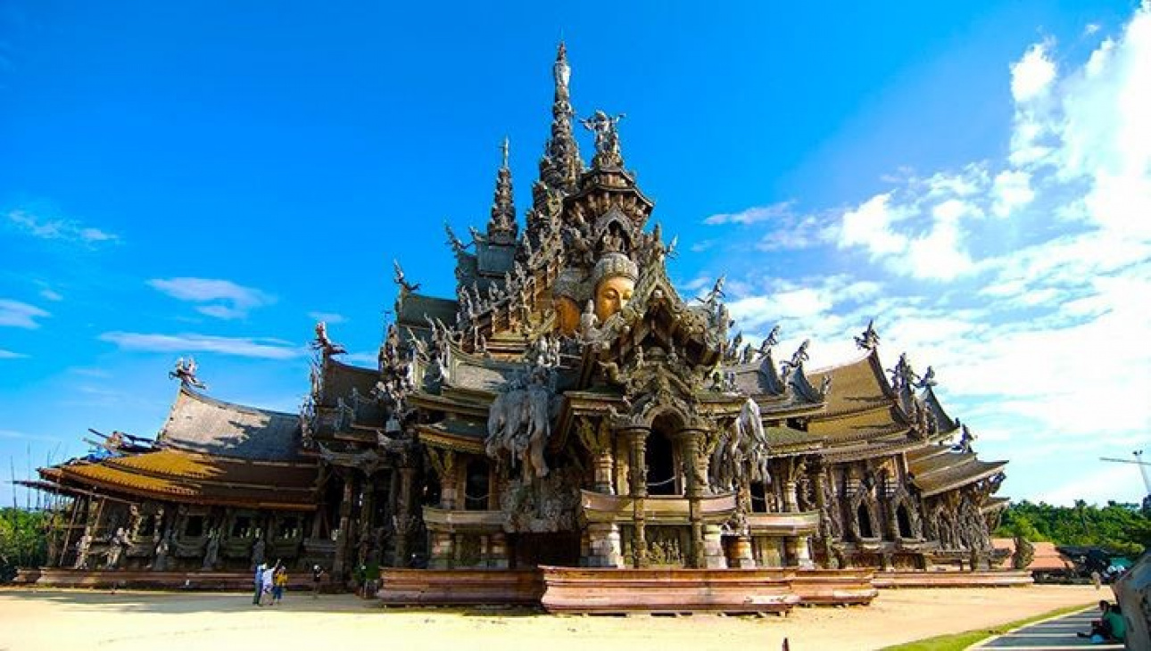 Tác phẩm tinh xảo ở Pattaya - Lâu đài gỗ không dùng đinh
