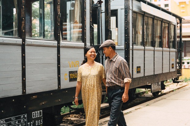 Chàng trai Hà Nội đưa bố mẹ đi du lịch Đà Lạt, nhân tiện làm luôn một bộ ảnh cưới vừa tình vừa thơ cho bố mẹ