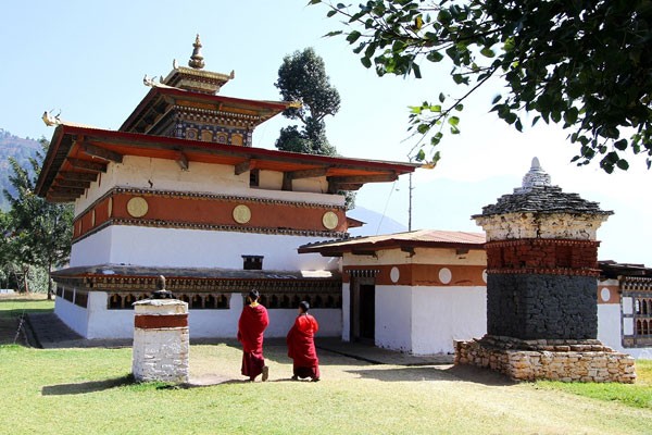 khám phá, trải nghiệm, những thú vị về kyichu lhakhang, ngôi chùa cổ nhất ở bhutan