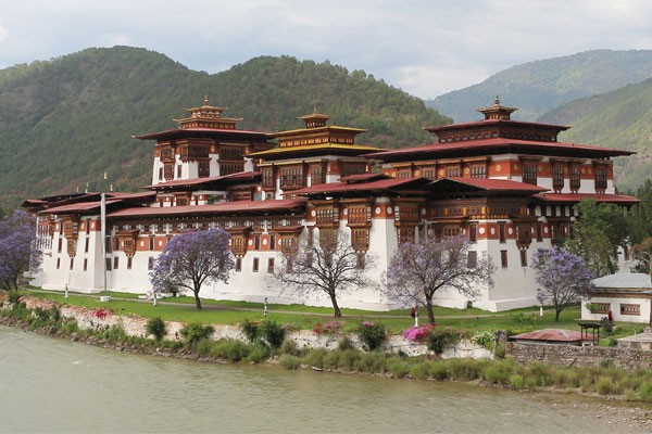 khám phá, trải nghiệm, ăn gì, chơi gì ở bhutan để có chuyến đi trọn vẹn?