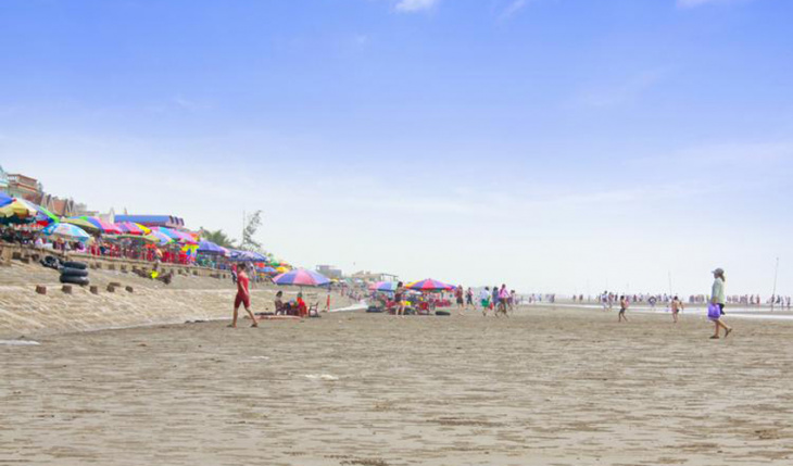Những bãi biển đẹp ở Nam Định thu hút hàng ngàn lượt khách mỗi năm