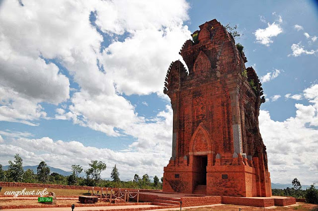 Tháp Cánh Tiên – ngôi tháp điển hình cho kiến trúc cổ xưa của văn hóa Champa