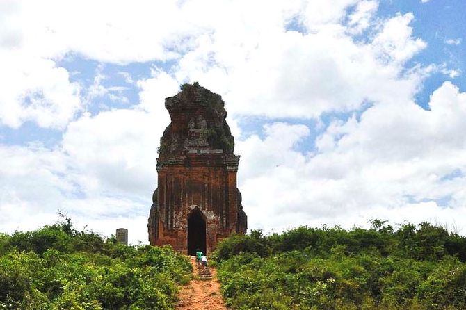 Tháp Phú Lốc – công trình kiến trúc độc đáo của Bình Định