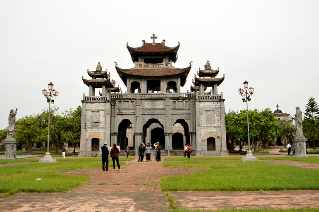 Nhà thờ Phát Diệm – Phát Diệm STONE CATHEDRAL