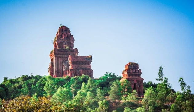 Tháp Bánh Ít – một công trình nghệ thuật cổ có giá trị đối với văn hóa Việt Nam