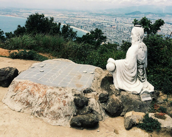 Tham quan đỉnh Bàn Cờ trên núi Sơn Trà – Đà Nẵng