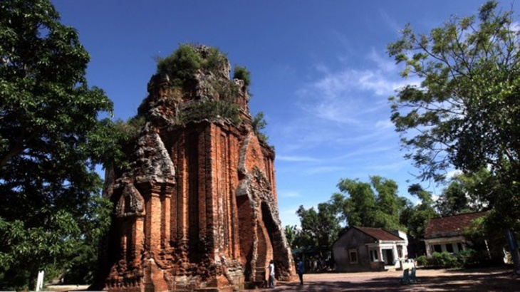 Tháp Bình Lâm – ngôi tháp Chăm pa cổ ( Bình Định )