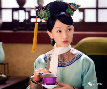 Khám phá các kiểu tóc và trang sức của phi tần nhà Thanh Trung Hoa