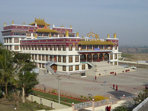 Thăm viếng Tu viện Sera ở Tây Tạng khi du lịch Trung Quốc
