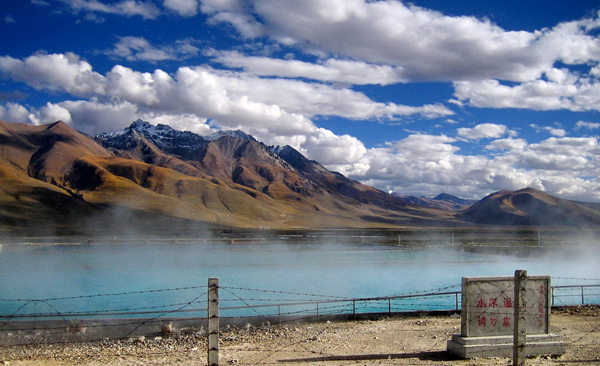 Suối nước nóng Yampachen tại Tây Tạng có gì đáng trải nghiệm?