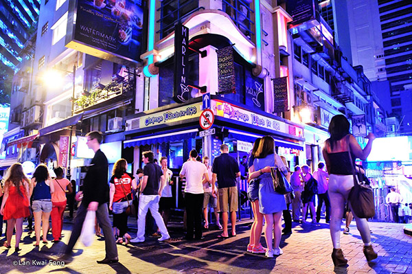 Lan Kwai Fong - khu ăn chơi nổi tiếng ở Hồng Kông
