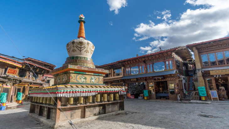 Thị trấn cổ Dukezong - nơi yên bình dành cho khách du lịch Trung Quốc