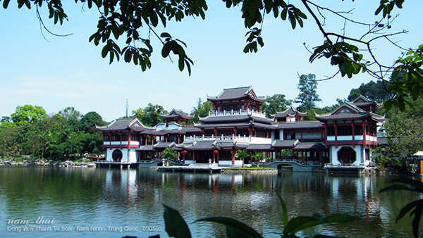 Tham quan khu thắng cảnh Công viên Thanh Tú Sơn tại Trung Quốc
