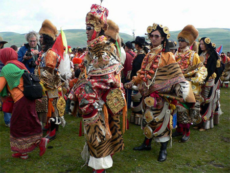 Vẻ đẹp trang phục của dân tộc Tạng ở Trung Quốc