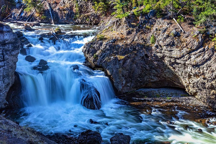 chinh phục những thác nước ở vườn quốc gia yellowstone ngoạn mục nhất