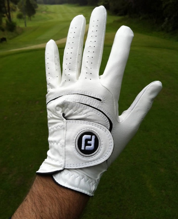 những bí quyết bạn cần nằm lòng để mua được đôi găng tay chơi golf chất lượng