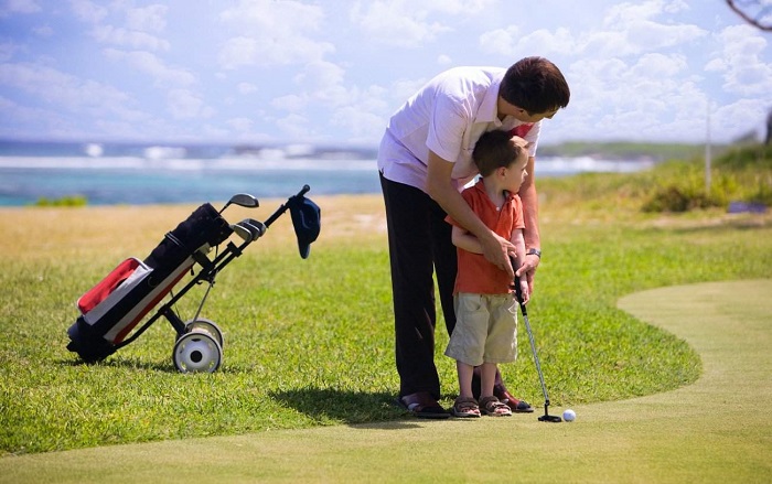 6 Tips quan trọng để bắt đầu dạy golf cho trẻ – Bố mẹ đã biết chưa?