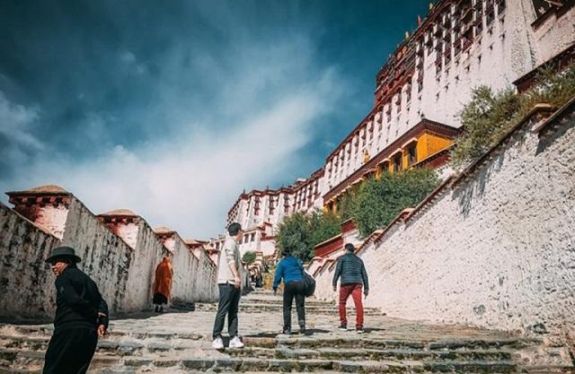 cung điện potala, du lịch tây tạng, khám phá, trải nghiệm, potala - cung điện cổ cao nhất thế giới tại tây tạng