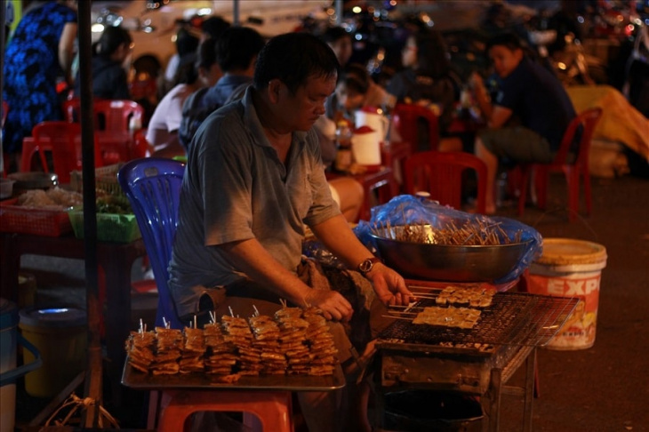 Khám phá ẩm thực phố núi tại khu chợ đêm Pleiku