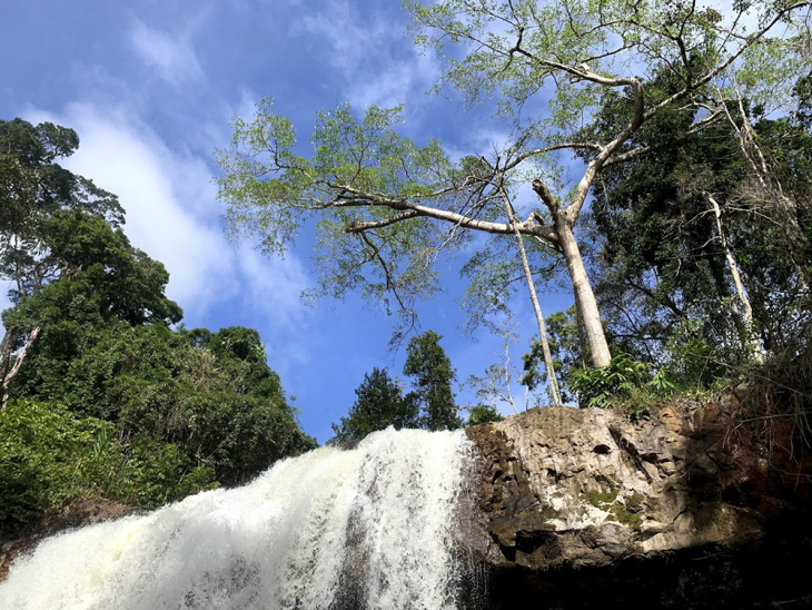 thác hang dơi độc đáo con thác hang dơi ở kbang