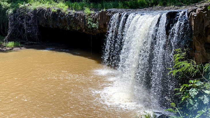 Thác Nhà Thương làng Jrai Píc thác nước đẹp ở Pleime