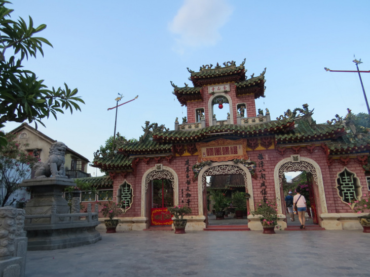 amazing hoi an – wander to touch the beauty of the past