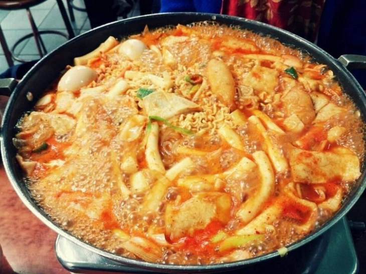 Khám phá những khu phố ẩm thực nổi tiếng nhất xứ sở Kim Chi