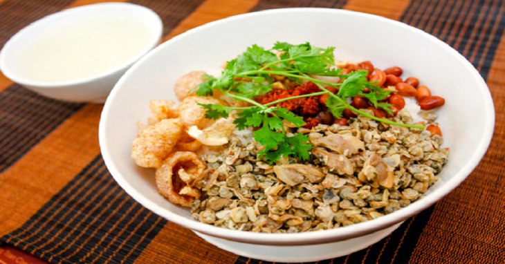 4 món ăn đặc sản xứ Huế bạn nên thử khi đến cố đô