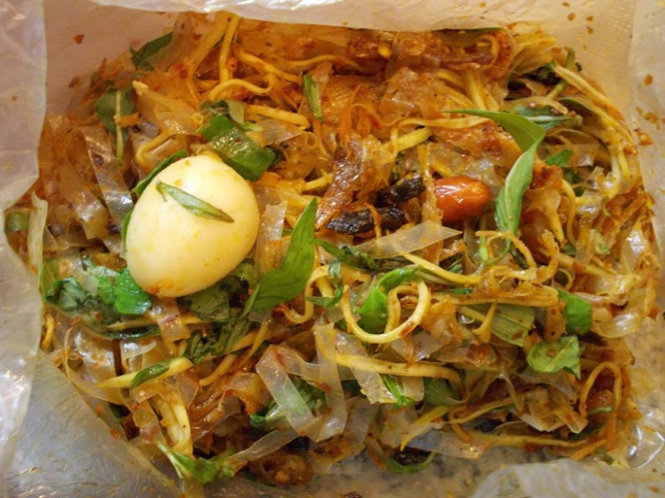 5 món ăn vặt hút khách Tây ở Sài Gòn
