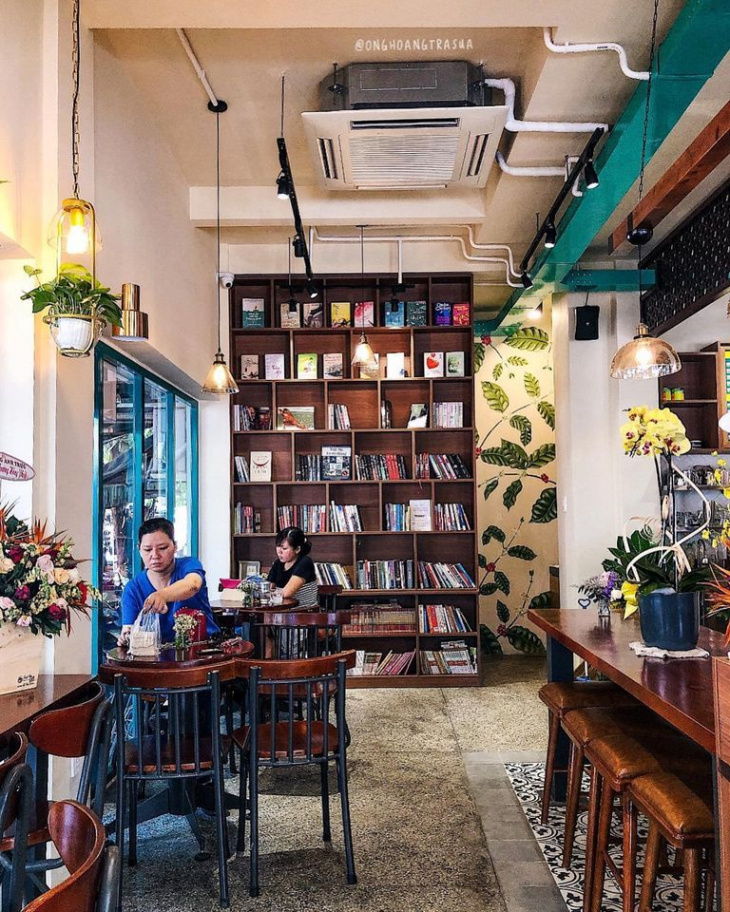 top 8 quán cafe sách yên tĩnh tại sài gón đáng để bạn ghé