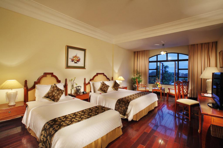 khám phá, trải nghiệm, top 40 khách sạn huế giá rẻ view đẹp gần biển trung tâm từ 2-3-4-5 sao